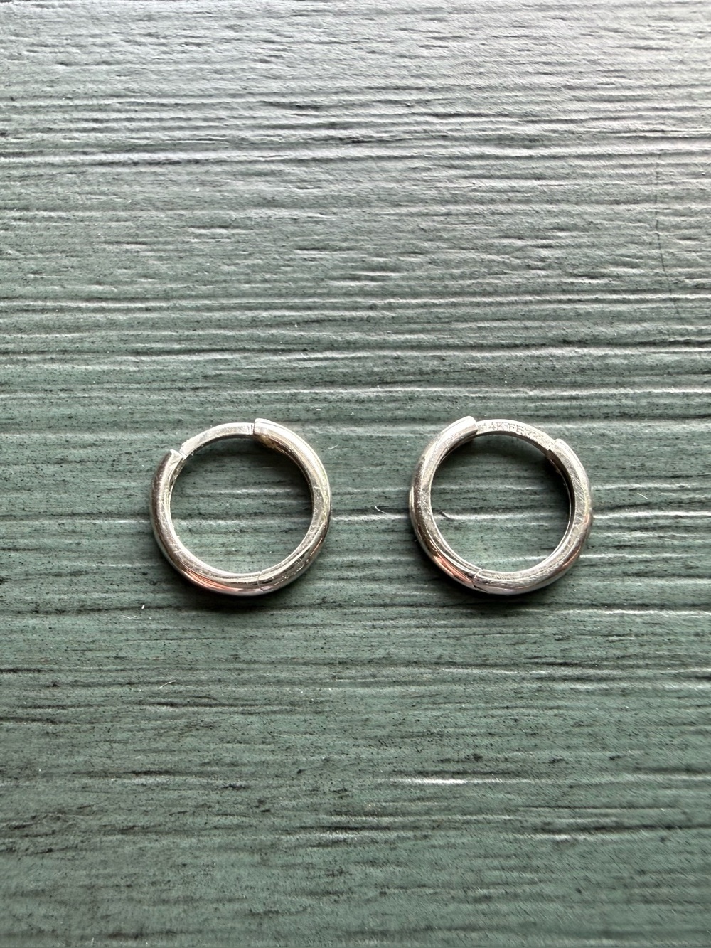 Ferkos Mini Plain Huggies 10mm 14k White Gold